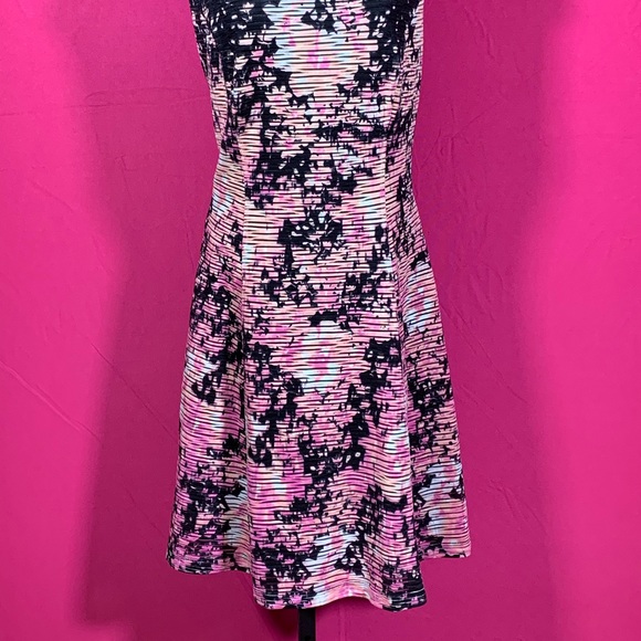 Pink and Black Fit and Flare Dress. Lrg. - Picture 5 of 6